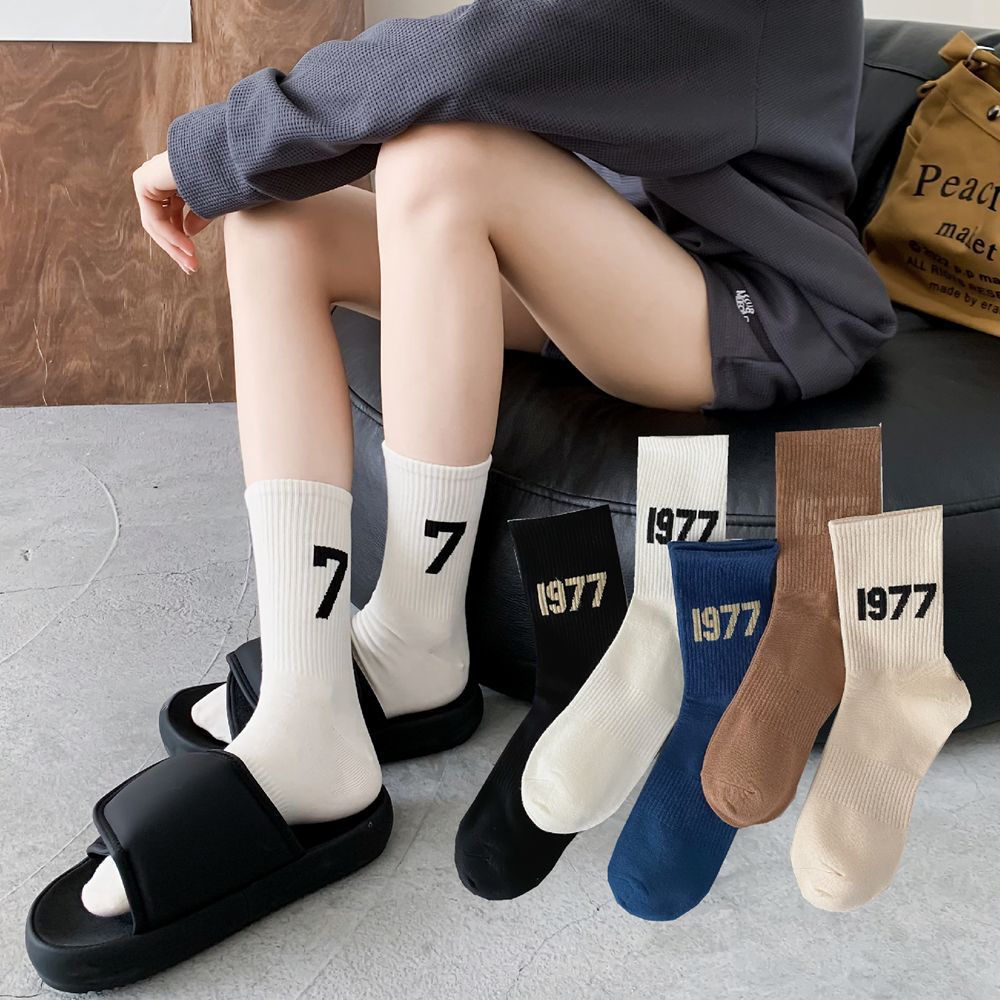 4 szt. Nowy 1977 skarpety spor – Fear Of God Essential recenzja i cena