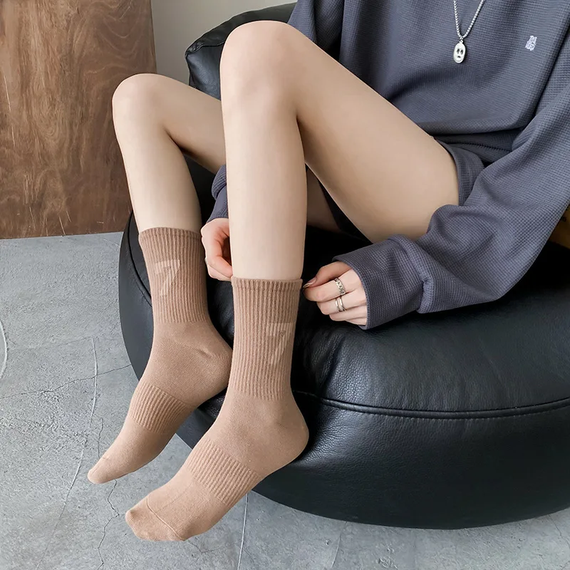 4 szt. Nowy 1977 skarpety spor – Fear Of God Essential recenzja i cena