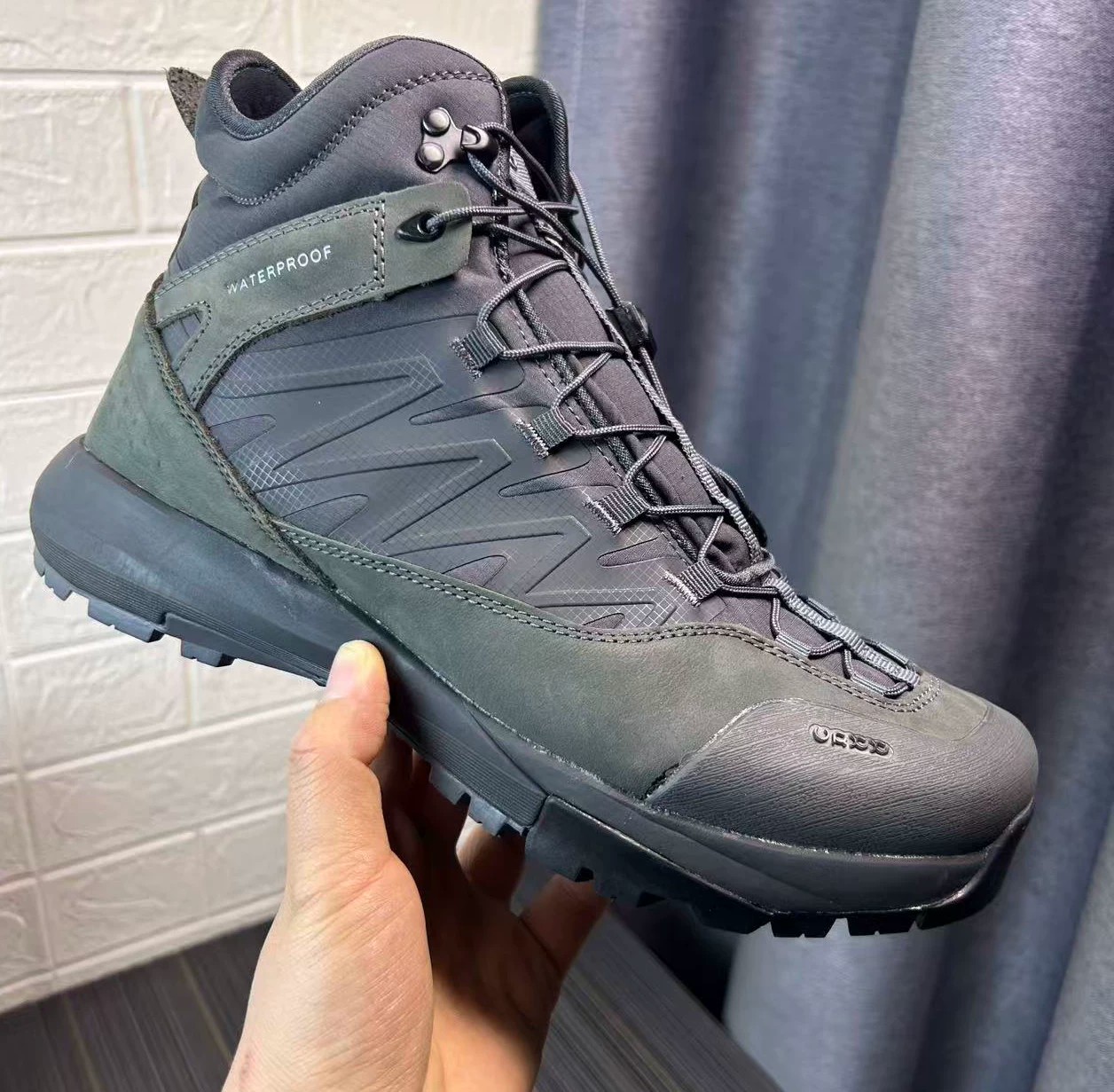 Wysokie skórzane buty trekking – Streetwear Brand recenzja i cena